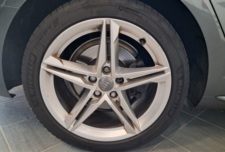 Audi A4  (8W2) 2.0 TDI 150 S line S tronic 7  - 2eme main - suivi entretien  - attelage - 