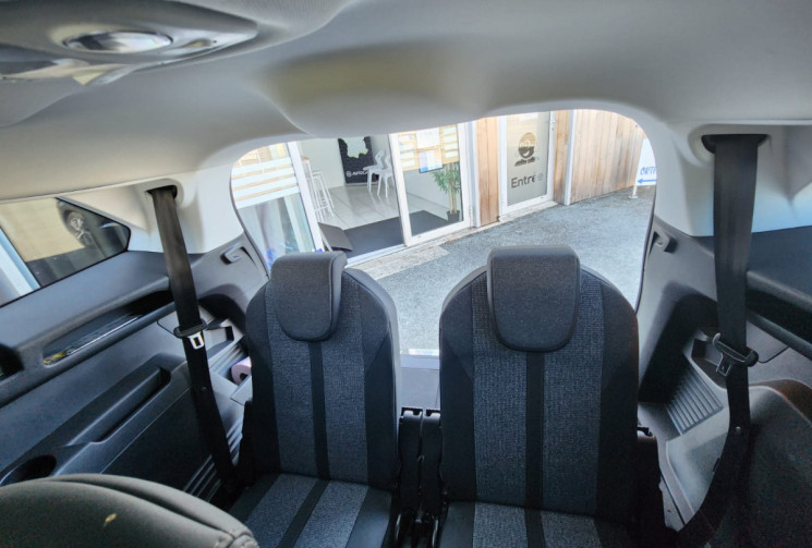 Peugeot 5008  II  1.5 130 / FINITION ALLURE / TRES BON ÉTAT / ENTRETIEN SUIVI / GARANTIE 12 MOIS