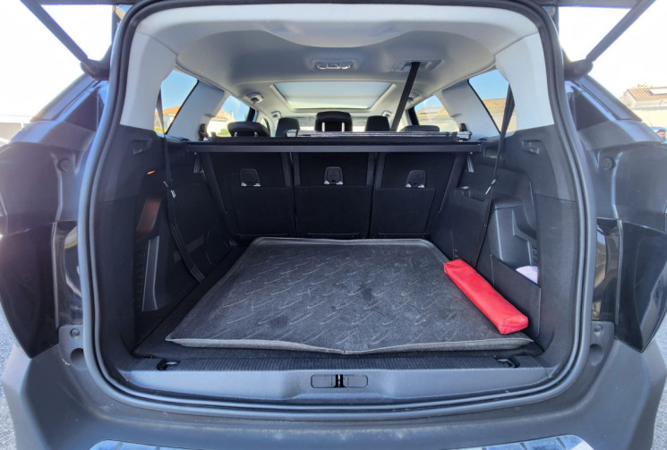 Peugeot 5008  II  1.5 130 / FINITION ALLURE / TRES BON ÉTAT / ENTRETIEN SUIVI / GARANTIE 12 MOIS