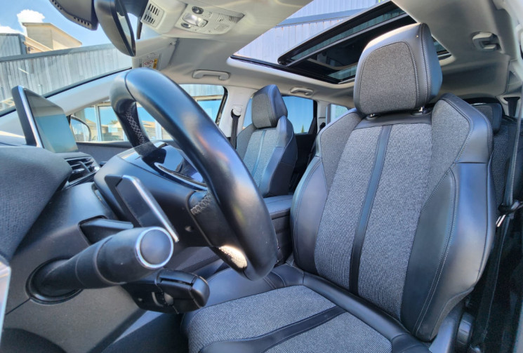 Peugeot 5008  II  1.5 130 / FINITION ALLURE / TRES BON ÉTAT / ENTRETIEN SUIVI / GARANTIE 12 MOIS