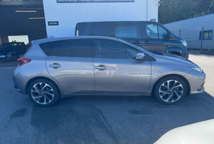 Toyota AURIS Phase 2 1.8 VVT-i HSD CVT 136CV DESIGN