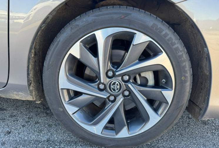 Toyota AURIS Phase 2 1.8 VVT-i HSD CVT 136CV DESIGN