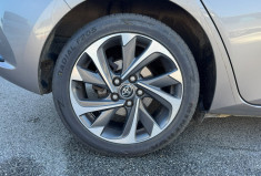 Toyota AURIS Phase 2 1.8 VVT-i HSD CVT 136CV DESIGN