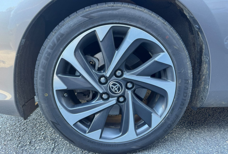 Toyota AURIS Phase 2 1.8 VVT-i HSD CVT 136CV DESIGN