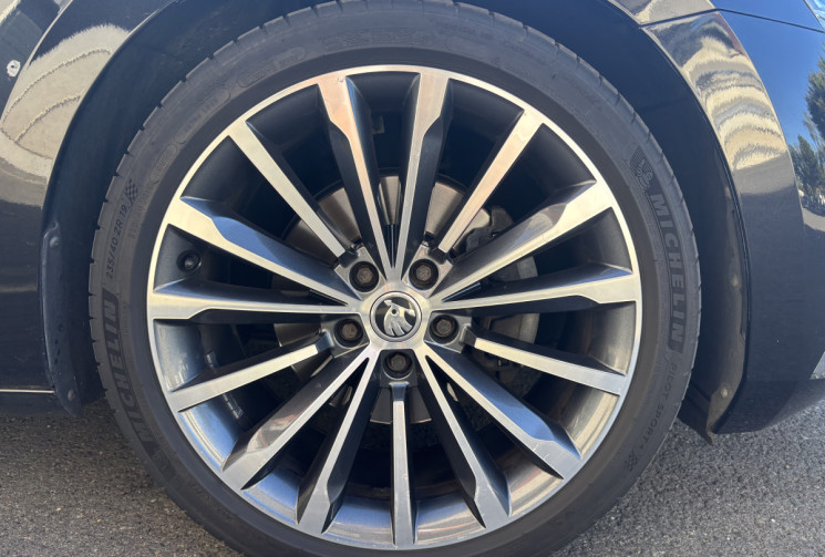 Skoda SUPERB 2.0 TDI 190 Laurin & Klement / Entretien SKODA / Attelage