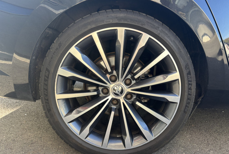 Skoda SUPERB 2.0 TDI 190 Laurin & Klement / Entretien SKODA / Attelage
