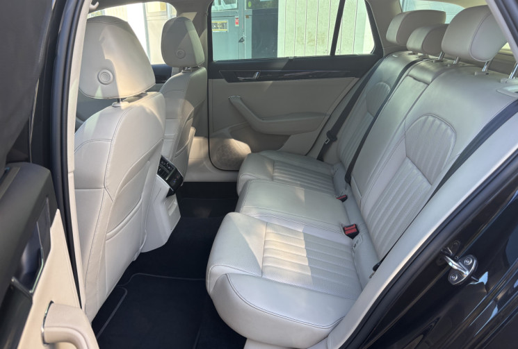 Skoda SUPERB 2.0 TDI 190 Laurin & Klement / Entretien SKODA / Attelage