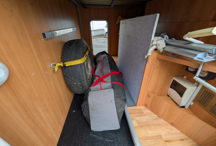 Ford Transit  GENESIS 34 2.2 TDCI CHALLENGER 140 - MOTEUR A CHAINE - GARANTIE 12 MOIS - 