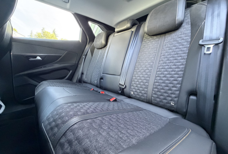 Peugeot 3008 HYBRID 225 CH ROAD TRIP E-EAT 8