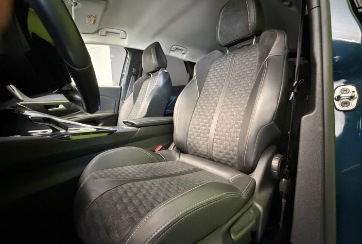 Peugeot 3008 HYBRID 225 CH ROAD TRIP E-EAT 8