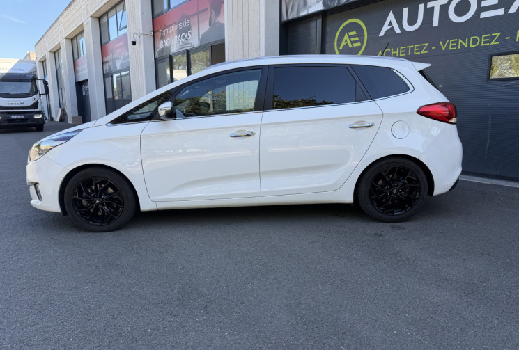 Kia CARENS  1.7 CRDI 136 Finition Premium / Entretien KIA / Attelage