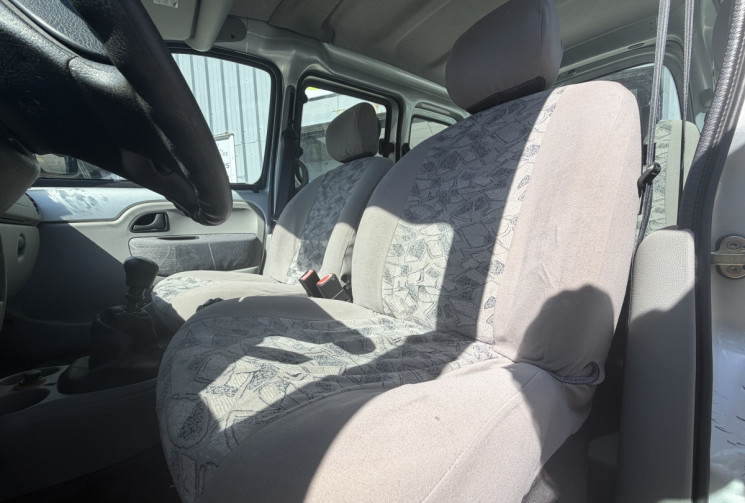 Renault Kangoo 1.6i 95 CH 5 PLACES