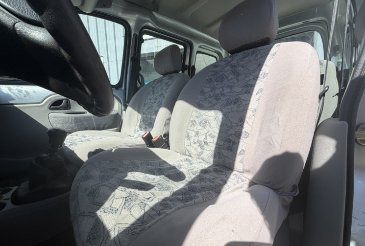 Renault Kangoo 1.6i 95 CH 5 PLACES