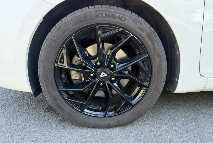 Kia CARENS  1.7 CRDI 136 Finition Premium / Entretien KIA / Attelage