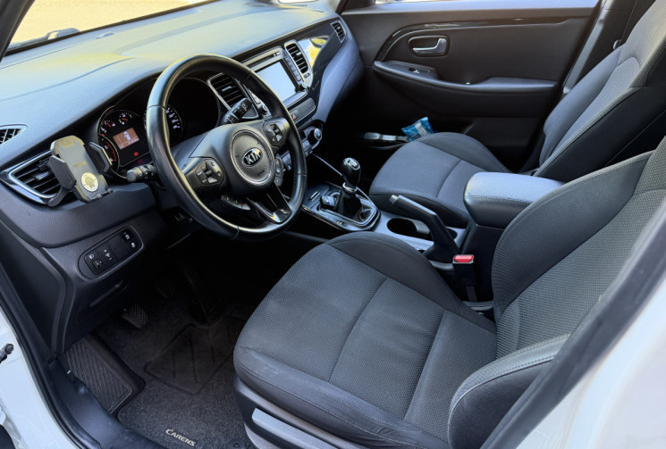 Kia CARENS  1.7 CRDI 136 Finition Premium / Entretien KIA / Attelage