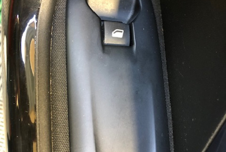 Peugeot 208 ACTIVE BLEUHDI 100CH 