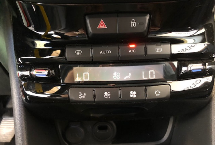 Peugeot 208 ACTIVE BLEUHDI 100CH 