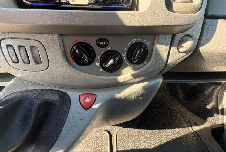 Renault Trafic  II Combi Phase 2 L1H1 2.0 115 / FINITION AUTHENTIQUE /ENTRETIEN SUIVI