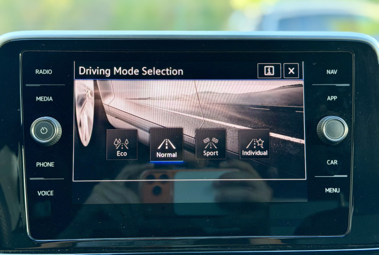 Volkswagen T-Roc Ph.2 1.5 TDI 150 R Line DSG7 / CarPlay / Camera de recul / Roue de secours 