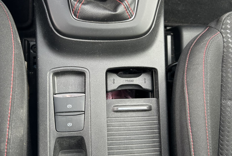 Ford Focus 1.0 Flexfuel/Ethanol E85  125 cv ST-Line Design