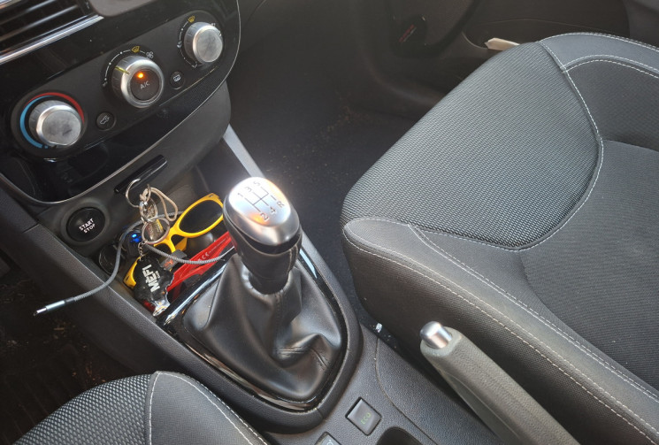 Renault Clio 4 1.5 dci 90 ch BUSINESS 5 PLACES 103000 KMS