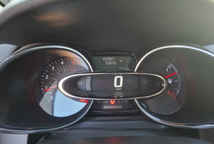 Renault Clio 4 1.5 dci 90 ch BUSINESS 5 PLACES 103000 KMS