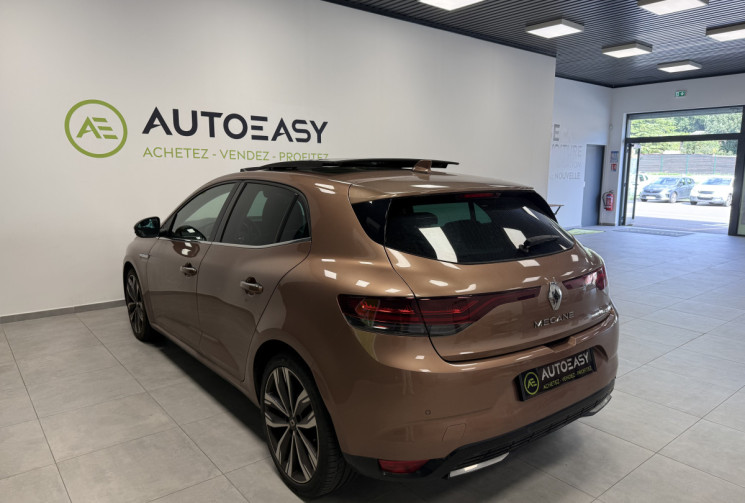 Renault Megane IV Phase 2 21B Intens Hatchback 1.5 Blue dCi 115 ch / Suivi complet Renault
