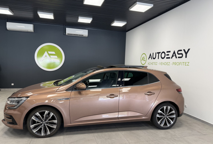 Renault Megane IV Phase 2 21B Intens Hatchback 1.5 Blue dCi 115 ch / Suivi complet Renault