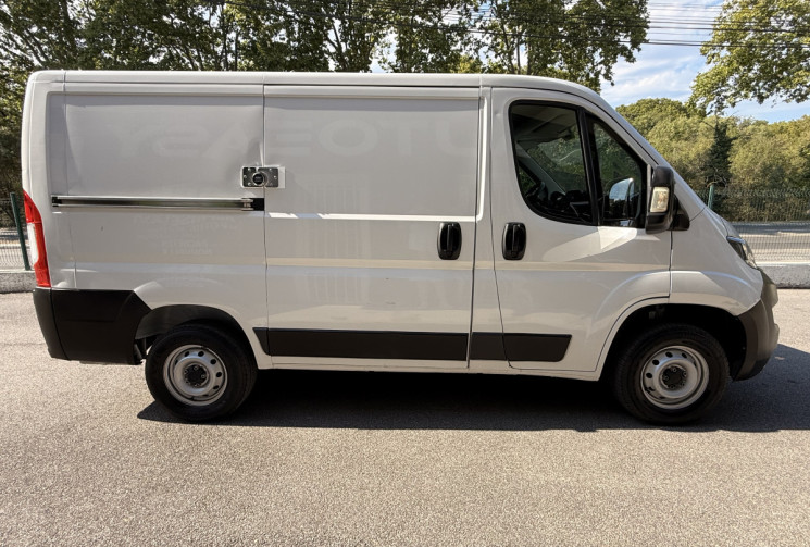 FIAT Ducato Phase II Fourgon 2.2 MJT 140 ch /  PAS DE TVA / Camera de recul / 1ere main