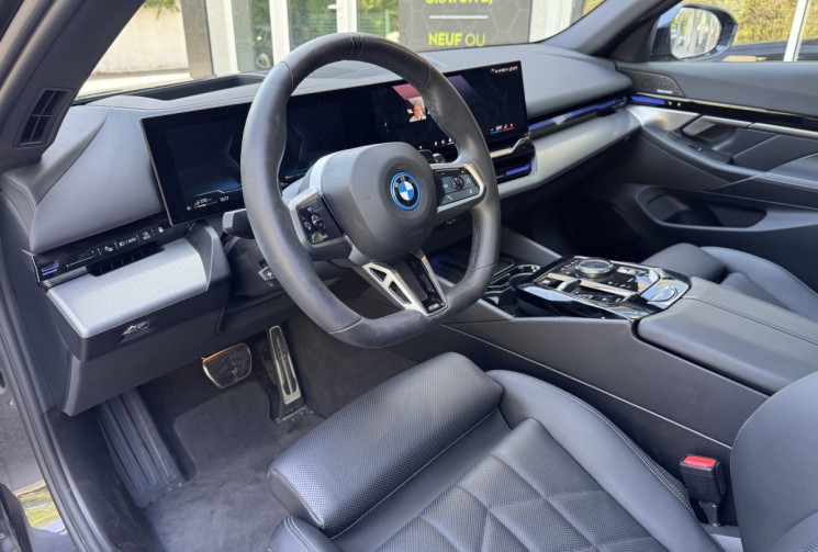 BMW SERIE 5 TOURING M Sport 530e xDrive 299 G61 / FULL Options / 1ere main / TVA apparente 