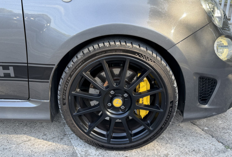 Abarth 500 595 1.4 T-Jet 180 Competizione / Pack Performance / Sabelt Carbone / Beats / Carplay / TO