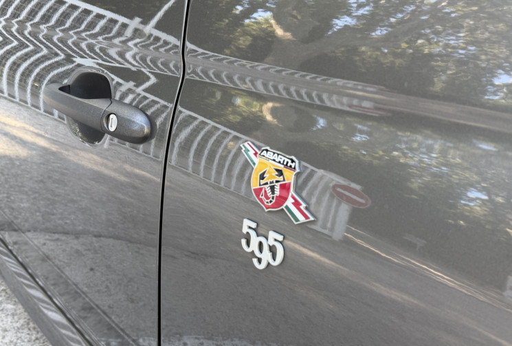 Abarth 500 595 1.4 T-Jet 180 Competizione / Pack Performance / Sabelt Carbone / Beats / Carplay / TO