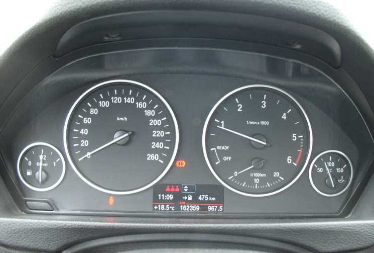 BMW SERIE 3 TOURING 2.0 316d Business SANS ADBLUE Coffre Electrique