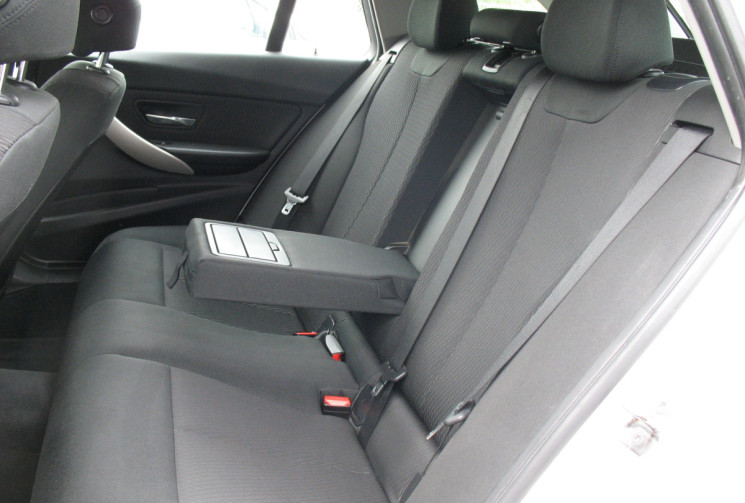 BMW SERIE 3 TOURING 2.0 316d Business SANS ADBLUE Coffre Electrique