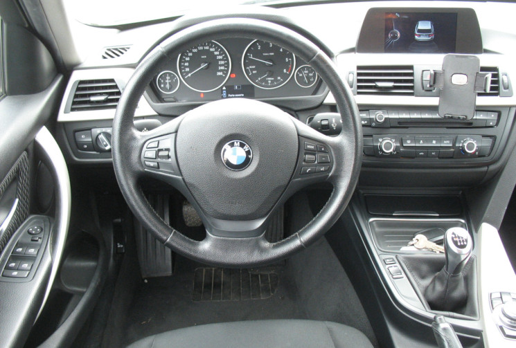 BMW SERIE 3 TOURING 2.0 316d Business SANS ADBLUE Coffre Electrique