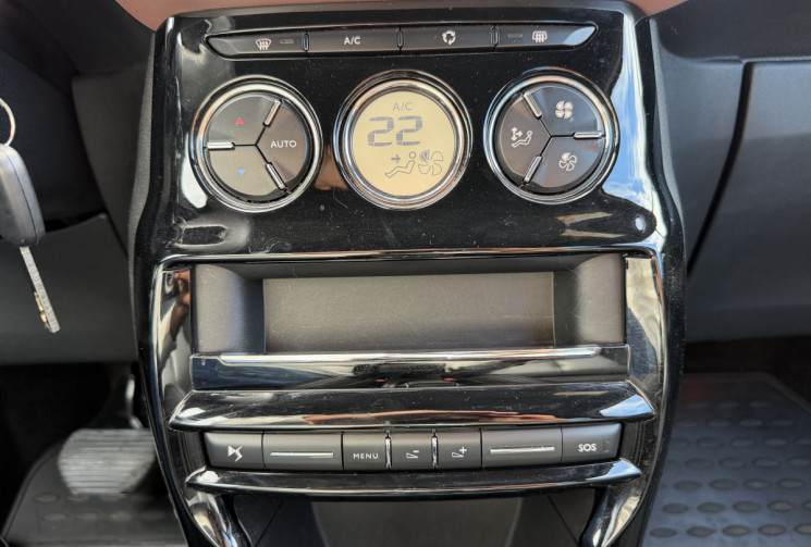 DS DS 3 1.2 EAT6 PURETECH GIVENCHY LE MAKEUP / CAMERA / CARPLAY / SIEGES CHAUFFANTS
