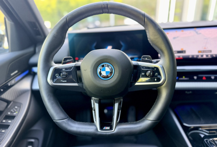 BMW SERIE 5 TOURING M Sport Pro 530e xDrive 299 G61 / FULL Options / 1ere main / TVA apparente 