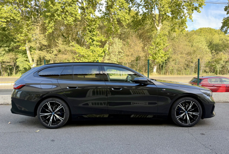 BMW SERIE 5 TOURING M Sport Pro 530e xDrive 299 G61 / FULL Options / 1ere main / TVA apparente 