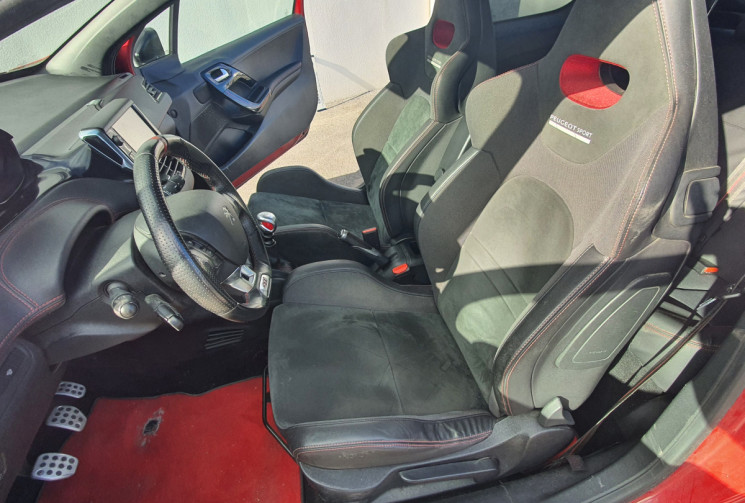 Peugeot 208 GTI 208 cv by Peugeot Sport