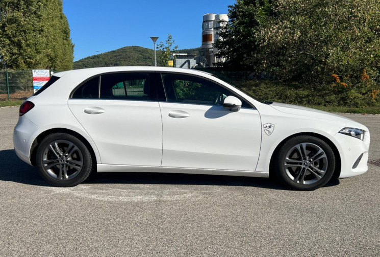 Mercedes Classe A  180 STYLE LINE 7G-DCT / Suivi Mercedes