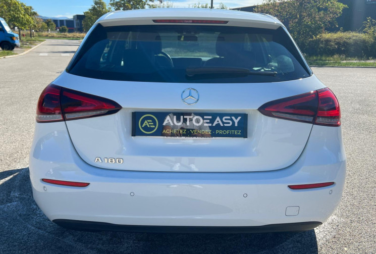 Mercedes Classe A  180 STYLE LINE 7G-DCT / Suivi Mercedes