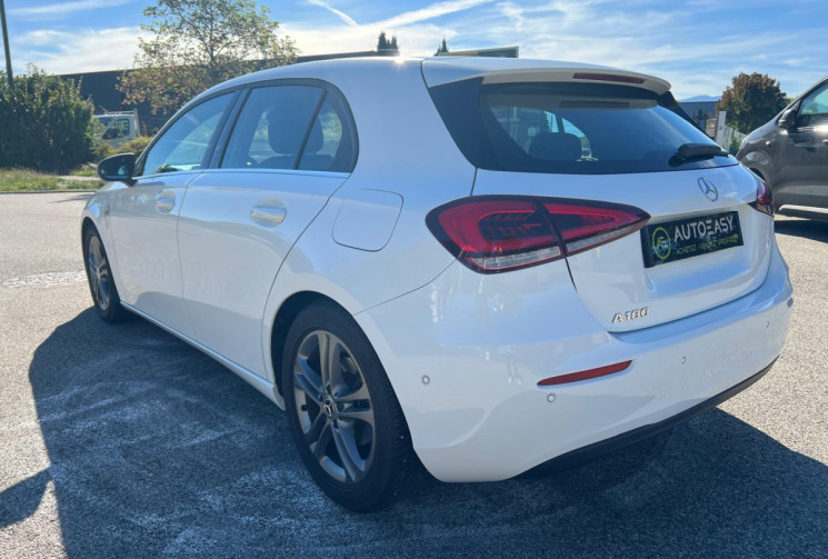 Mercedes Classe A  180 STYLE LINE 7G-DCT / Suivi Mercedes