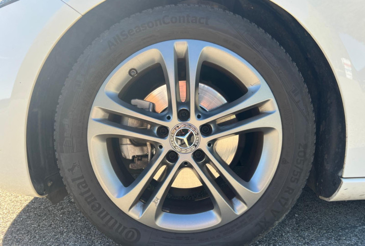 Mercedes Classe A  180 STYLE LINE 7G-DCT / Suivi Mercedes