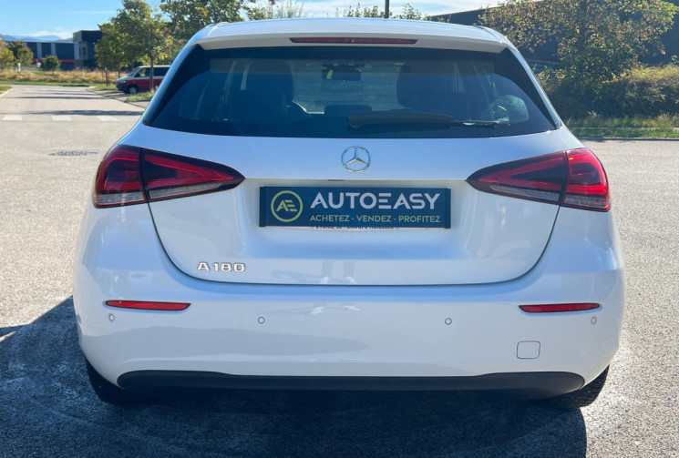 Mercedes Classe A  180 STYLE LINE 7G-DCT / Suivi Mercedes