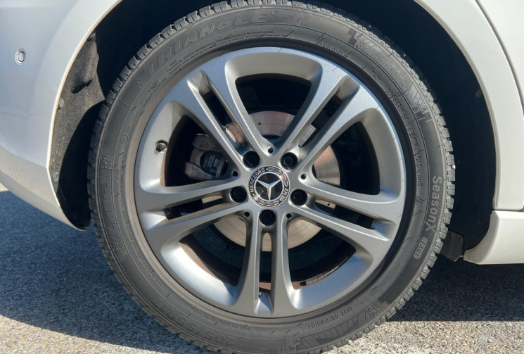 Mercedes Classe A  180 STYLE LINE 7G-DCT / Suivi Mercedes