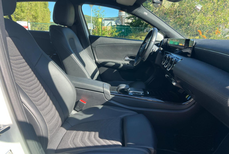 Mercedes Classe A  180 STYLE LINE 7G-DCT / Suivi Mercedes