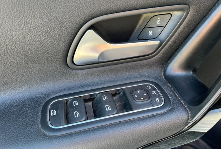 Mercedes Classe A  180 STYLE LINE 7G-DCT / Suivi Mercedes