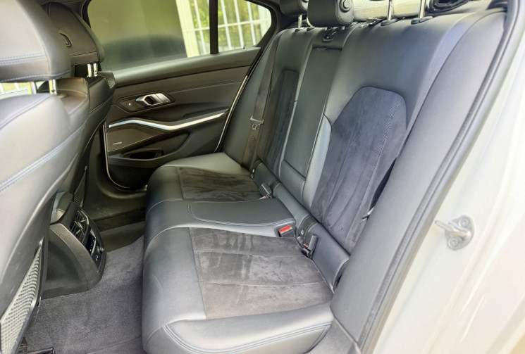 BMW Série 3 M Sport 330e 2.0 292 Plug in Hybrid Steptronic8 / 