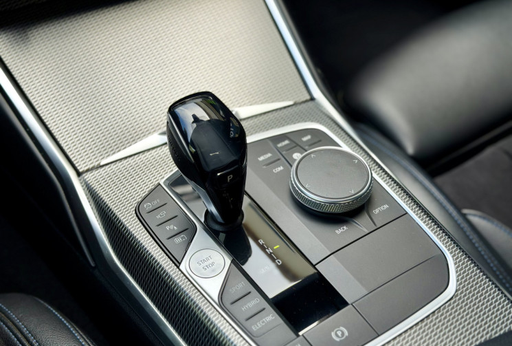 BMW Série 3 M Sport 330e 2.0 292 Plug in Hybrid Steptronic8 / 