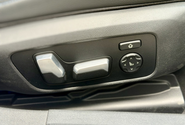 BMW Série 3 M Sport 330e 2.0 292 Plug in Hybrid Steptronic8 / CarPlay / Tete Haute / Attelage 